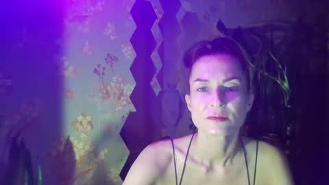 Snapshot of kristinagold44 chatting on 02/09/25, 06:11 Kristina online show from 02/09/25, 06:11