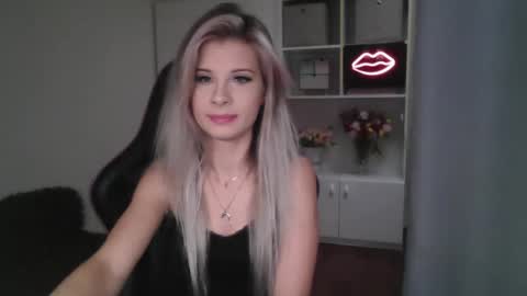 KristineAmore online show from 10/14/25, 06:25