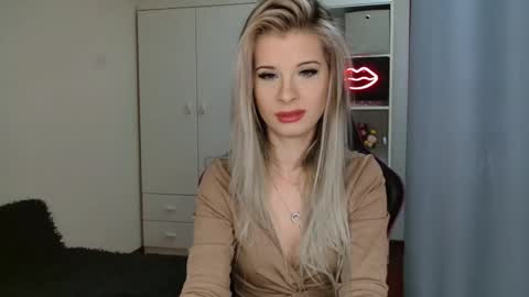 KristineAmore online show from 10/15/25, 07:19