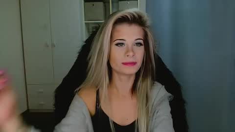 KristineAmore online show from 11/17/25, 03:18