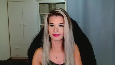 KristineAmore online show from 11/28/25, 07:33