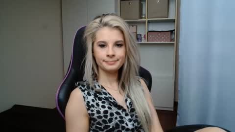 KristineAmore online show from 06/18/26, 09:25