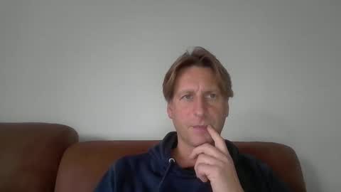 kristof8504 online show from 11/26/25, 08:37