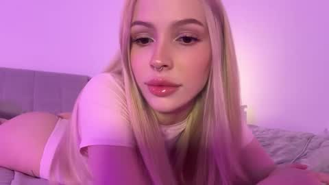 Snapshot of kristy_babe chatting on 10/08/25, 08:17 Kristy and Alice online show from 10/08/25, 08:17