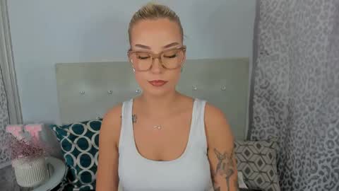 KristyFlowers online show from 04/30/26, 02:34
