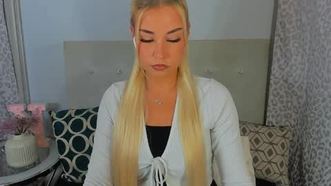 Snapshot of kristyflowers chatting on 06/06/26, 02:11 KristyFlowers online show from 06/06/26, 02:11
