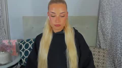 Snapshot of kristyflowers chatting on 06/14/26, 07:05 KristyFlowers online show from 06/14/26, 07:05