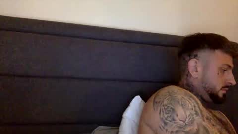 Snapshot of krxt13 chatting on 10/27/25, 07:18 krxt13 online show from 10/27/25, 07:18