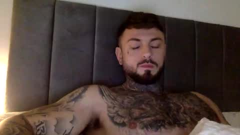 Snapshot of krxt13 chatting on 11/06/25, 01:12 krxt13 online show from 11/06/25, 01:12