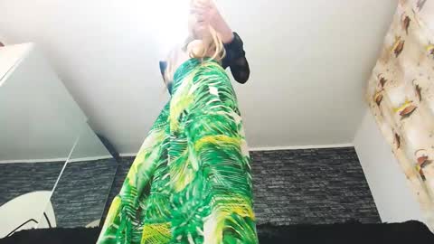 krystal desire online show from 12/07/24, 10:06