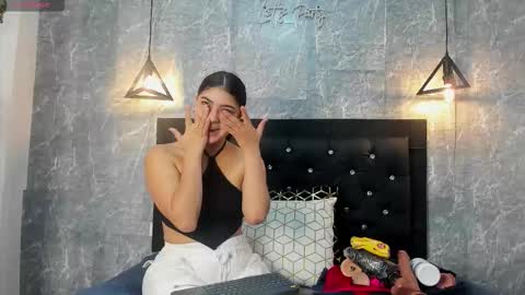 Snapshot of krystal_taylor23 chatting on 10/10/25, 11:53 Kystal Taylor online show from 10/10/25, 11:53