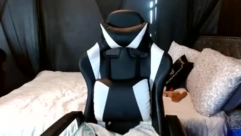 Krystal Blake online show from 11/15/25, 08:27