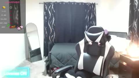 Snapshot of krystalblakexxx chatting on 05/17/26, 09:00 Krystal Blake online show from 05/17/26, 09:00