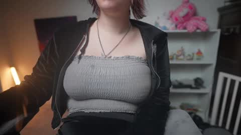 Snapshot of krystalsyxx chatting on 03/02/25, 05:14 Krystal Syx online show from 03/02/25, 05:14