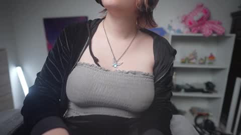 Snapshot of krystalsyxx chatting on 03/11/25, 09:26 Krystal Syx online show from 03/11/25, 09:26