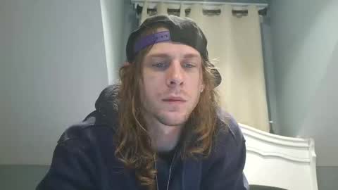 Snapshot of krytiar1992 chatting on 10/21/25, 02:01 krytiar1992 online show from 10/21/25, 02:01