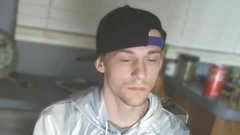 Snapshot of krytiar1992 chatting on 11/12/25, 08:37 krytiar1992 online show from 11/12/25, 08:37