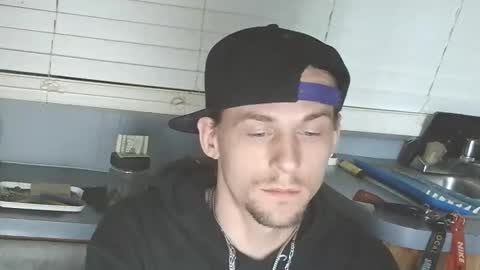 Snapshot of krytiar1992 chatting on 11/22/25, 08:35 krytiar1992 online show from 11/22/25, 08:35