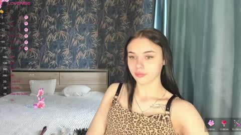 Snapshot of kseni_a chatting on 04/18/26, 06:17 Ksenia online show from 04/18/26, 06:17