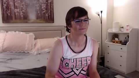 Snapshot of ktrichards77 chatting on 10/30/25, 01:51 Cait online show from 10/30/25, 01:51