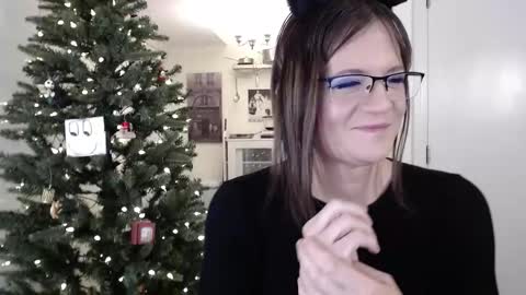 Cait online show from 12/21/25, 08:16