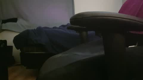 Snapshot of kubish1 chatting on 01/17/25, 04:15 Kubish online show from 01/17/25, 04:15