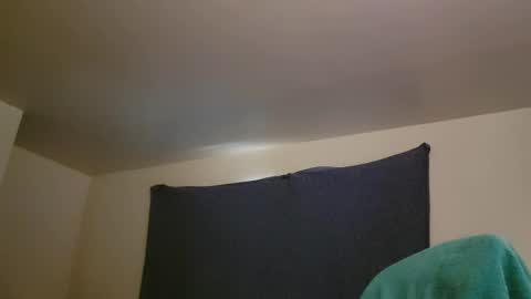 Snapshot of kubish1 chatting on 03/12/25, 02:45 Kubish online show from 03/12/25, 02:45