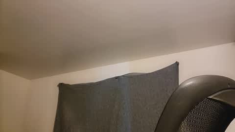 Snapshot of kubish1 chatting on 09/21/25, 04:25 Kubish online show from 09/21/25, 04:25