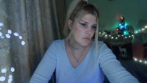 Snapshot of kudesnizza chatting on 12/11/24, 01:06 Annika MTF ts post -op online show from 12/11/24, 01:06