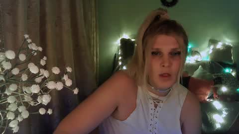 Snapshot of kudesnizza chatting on 12/29/24, 02:00 Annika MTF ts post -op online show from 12/29/24, 02:00