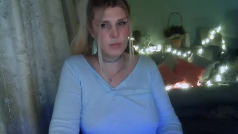 Snapshot of kudesnizza chatting on 02/14/25, 01:29 Annika MTF ts post -op online show from 02/14/25, 01:29
