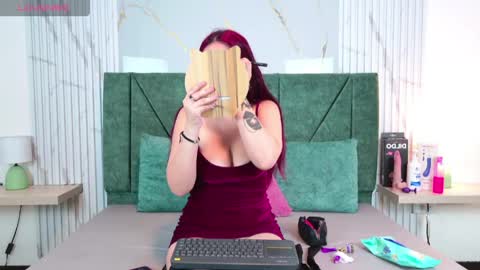 kuromi_red online show from 05/06/26, 12:21