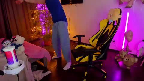 Snapshot of kurt_hanssen chatting on 02/14/25, 05:03 kurt_hanssen online show from 02/14/25, 05:03