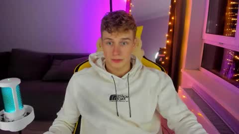 Snapshot of kurt_hanssen chatting on 09/28/25, 08:03 kurt_hanssen online show from 09/28/25, 08:03