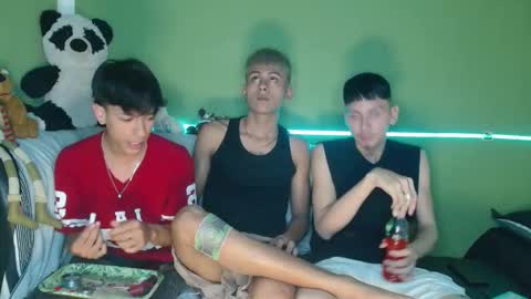 Snapshot of kurtwillms chatting on 12/13/25, 07:53 kurtwillms online show from 12/13/25, 07:53