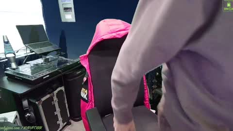 kuruptxxx online show from 01/03/25, 05:42