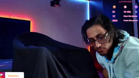 Snapshot of kuzzcoo chatting on 01/19/26, 02:15 kuzzcoo online show from 01/19/26, 02:15