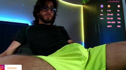 Snapshot of kuzzcoo chatting on 02/26/26, 12:04 kuzzcoo online show from 02/26/26, 12:04