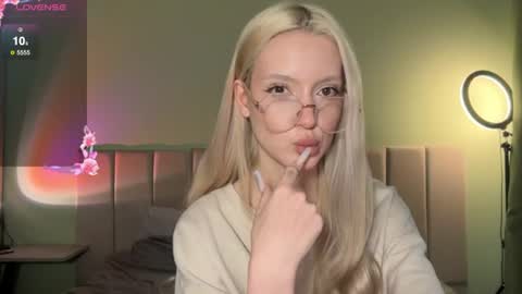 Snapshot of kvetapin chatting on 06/16/26, 05:26 Bella and Alexandra online show from 06/16/26, 05:26