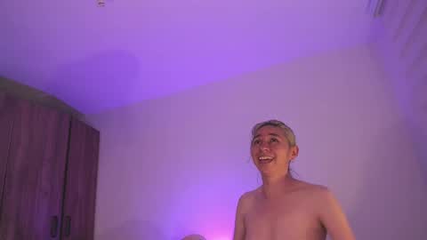 Aria Kess  online show from 09/30/25, 10:59