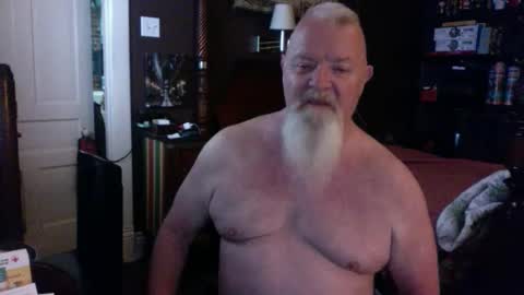Snapshot of kyhgihntight chatting on 09/16/25, 08:32 Nick Nude Celt KYHighNTight online show from 09/16/25, 08:32