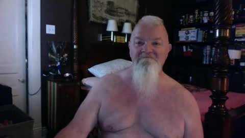 Snapshot of kyhgihntight chatting on 10/22/25, 08:03 Nick Nude Celt KYHighNTight online show from 10/22/25, 08:03