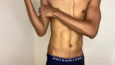 Snapshot of kyleastoria chatting on 10/27/25, 01:48 kyle online show from 10/27/25, 01:48