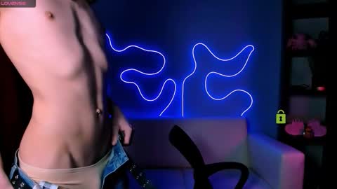 Snapshot of kyleberry_ chatting on 11/06/25, 03:29 kyleberry_ online show from 11/06/25, 03:29