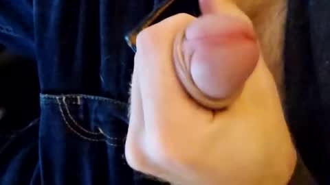 Snapshot of kylegifted chatting on 11/12/25, 08:08 kylegifted online show from 11/12/25, 08:08