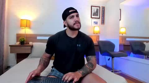 kylenorth_ online show from 10/04/25, 12:14