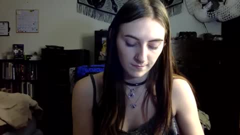Snapshot of kylianna chatting on 03/07/25, 01:42 Kylianna online show from 03/07/25, 01:42