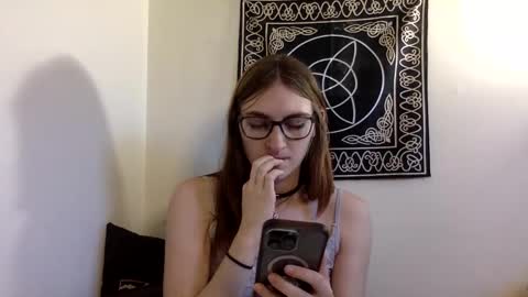 Snapshot of kylianna chatting on 11/11/25, 08:31 Kylianna online show from 11/11/25, 08:31