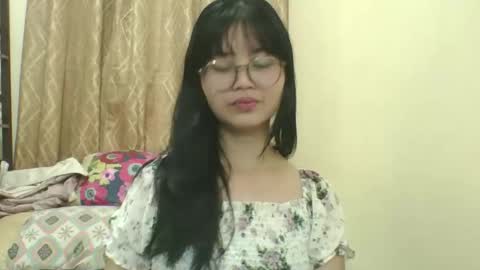 its me KYLIE online show from 11/26/25, 10:00