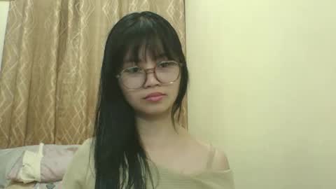 its me KYLIE online show from 11/28/25, 12:24